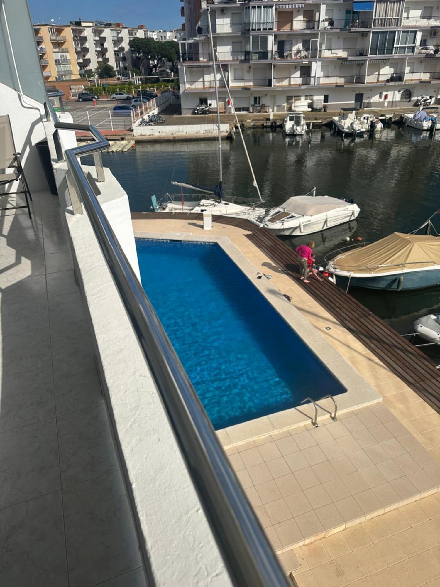 Bonito Apartamento En Roses Zona Familiar Eksteriør billede